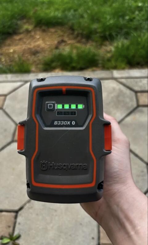 4x Husqvarna B330X Akkus