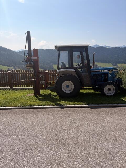 Traktor Ford 1710