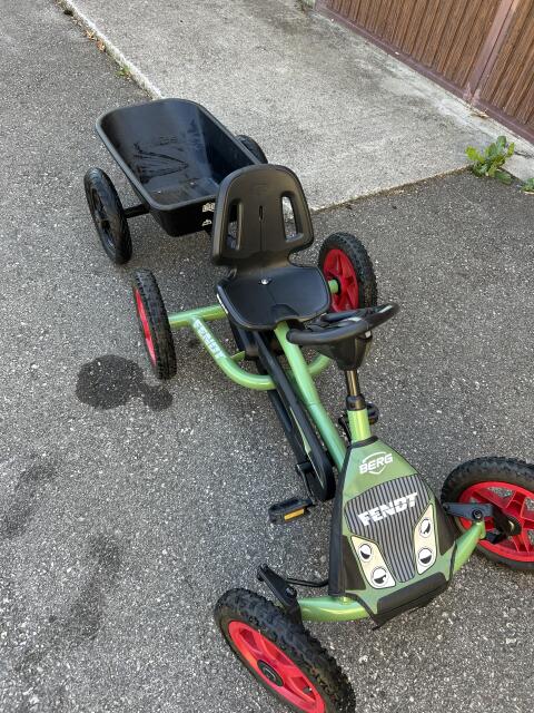 Berg Fendt GoCart mit Anhänger und Soundsystem