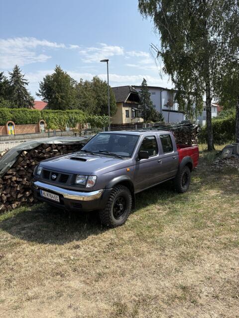 Nissan Navara D22