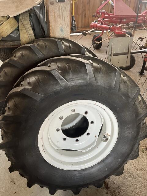 Traktorreifen vorne Steyr 8080