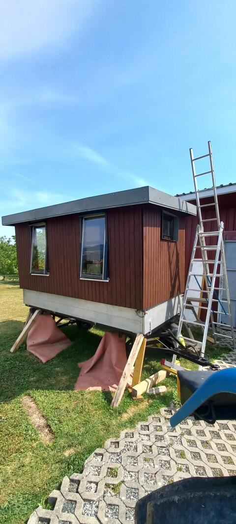 4-Rad-Anhänger für Gartenhütte, Jagdhütte, Fischteichhütte