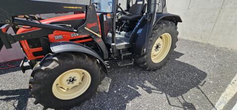 SAME Dorado 70 VDT mit Frontlader und Schaufel