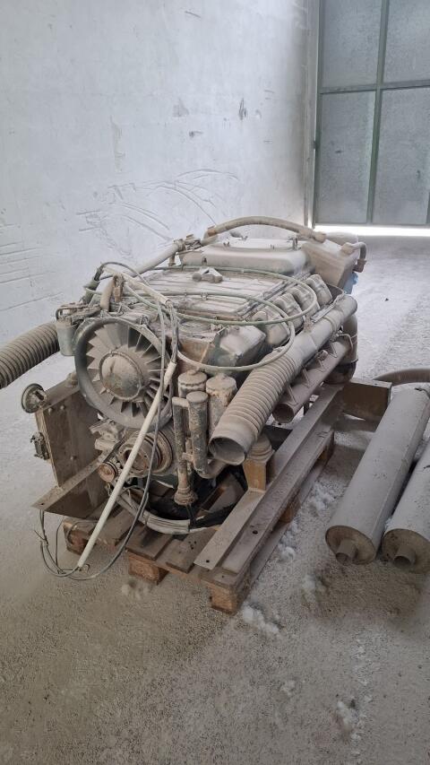 V8-Dieselmotor Deutz F8L413