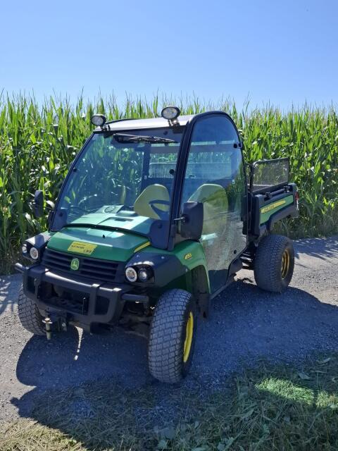 John Deere Gator