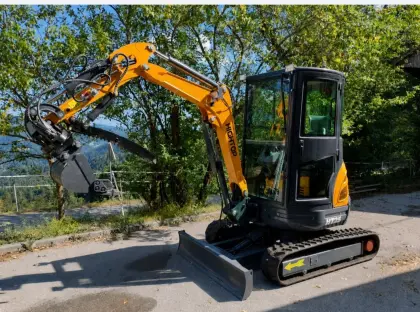 Minibagger HT25 Kubota Motor, z veliko dodatne opreme
