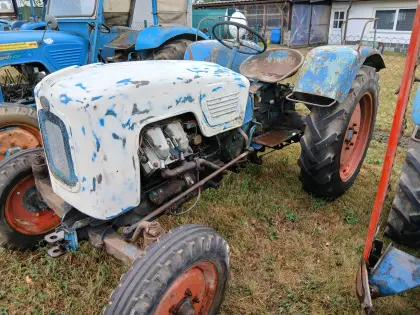 Oldtimer-Traktor Warchalowski WT40