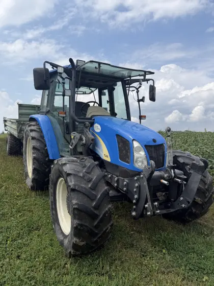 New Holland TL90A