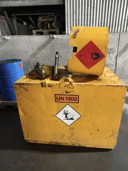 1.000 l Dieseltank, auch mit Diesel erhältlich, € 1,60 pro l