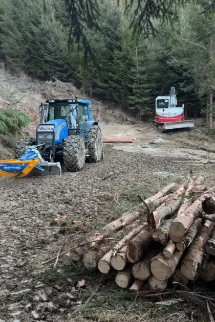Valtra N121 Hi-Tech
