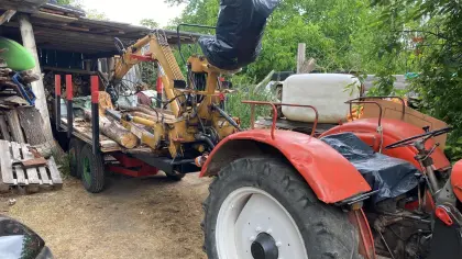 Traktor Steyr 288, 45 PS mit Stein- und Rückewagen