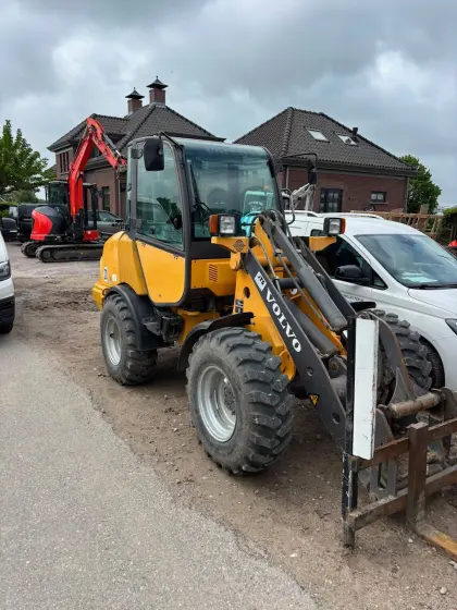 VOLVO L 25B
