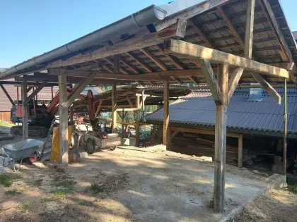 Alte Hütte, Bauholz abzugeben