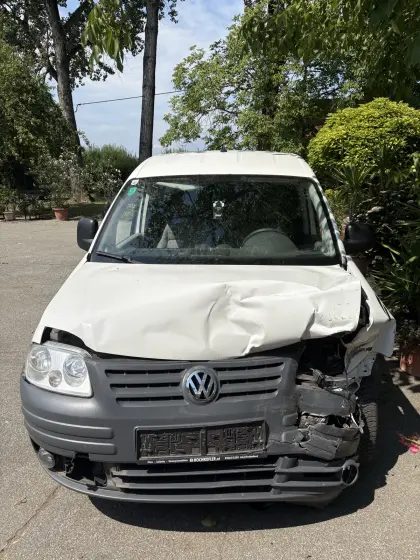 VW Caddy Unfallfahrzeug