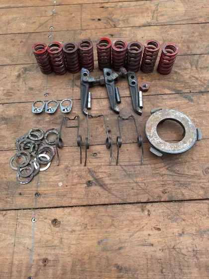 Kupplungsrestteile Feder, Hebel, Bolzen