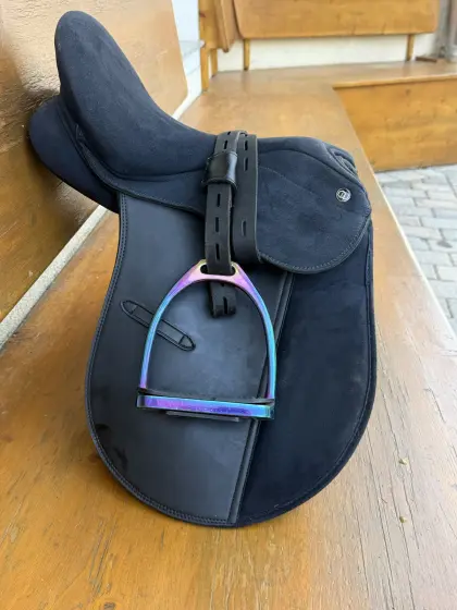 Neuwertiger Ponysattel
