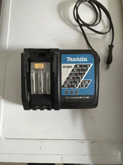 Makita DC18RC Akku-Ladegerät