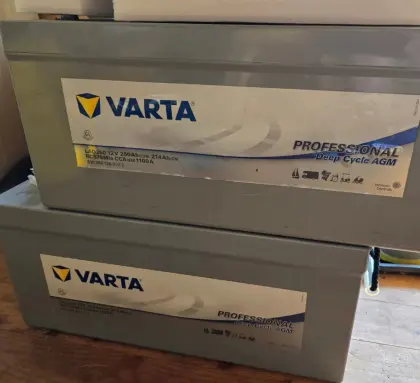 VARTA Batterie Professional Deep Cycle AGM LAD260