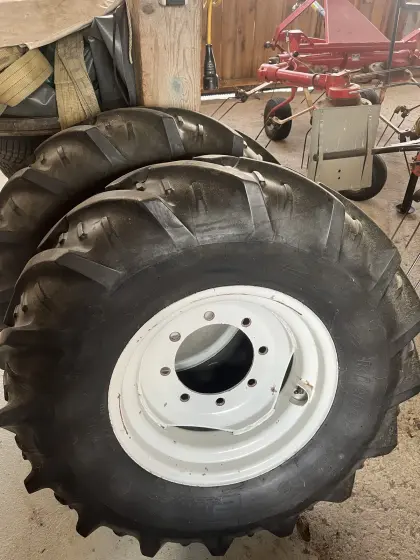 Traktorreifen vorne Steyr 8080