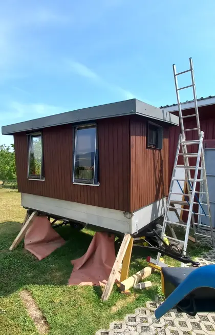 4-Rad-Anhänger für Gartenhütte, Jagdhütte, Fischteichhütte