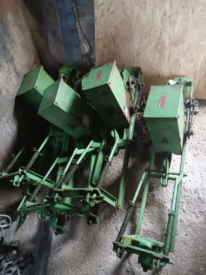 Feldherr Maislegemaschine