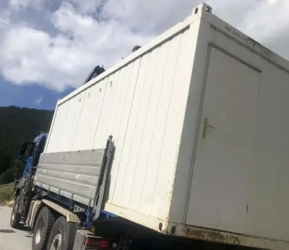Baucontainer mit Einrichtung
