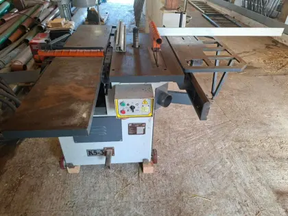 Holzbearbeitungsmaschine