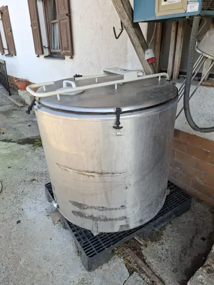 Milchtank mit Kühlung 670 l