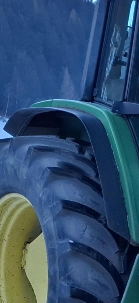 Kotflügelverbreiterung John Deere 6510/6610/6810/6910
