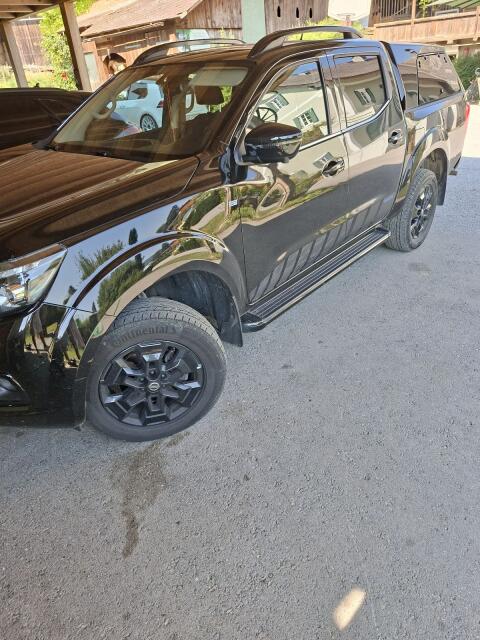 Nissan Pickup NP300 Black Edition