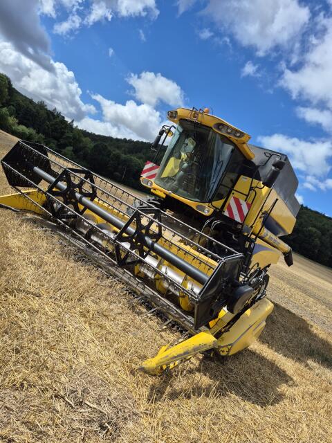 Mähdrescher New Holland CSX 7050