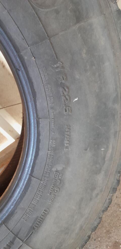 Reifen 12R 22.5