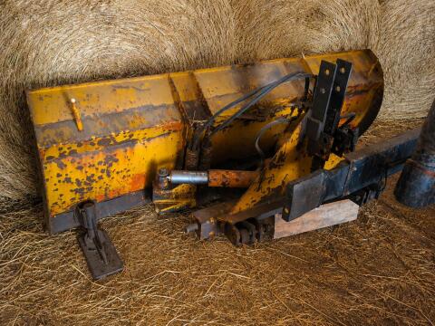 Schneeschild für Traktor, hydr. schwenkbar