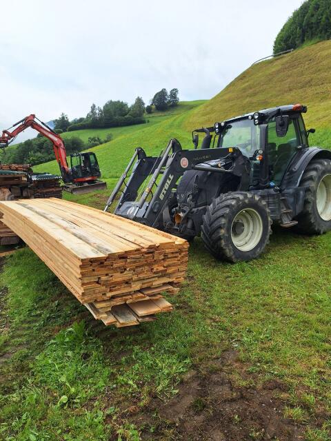 Traktor mit Hochdruckfass und Retarder Valtra N154 eD