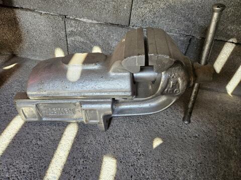 Schraubstock Leinen 150