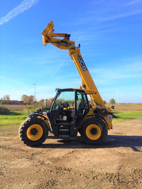 JCB 541-70 Plus