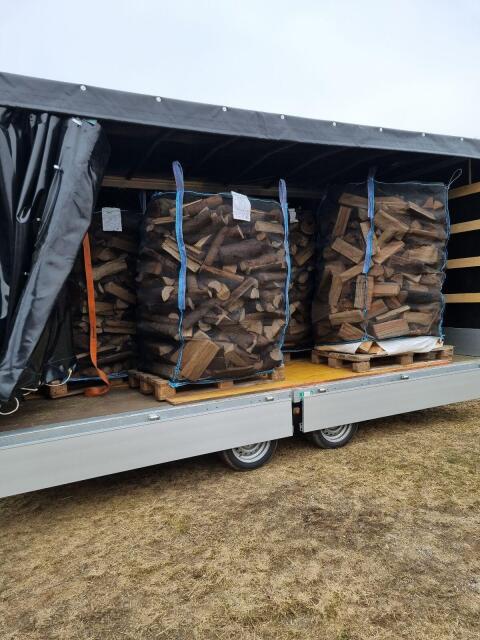 Ofenfertiges Brennholz