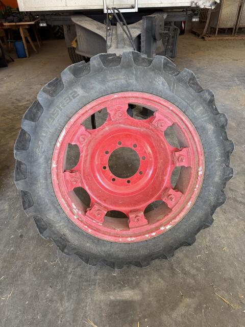 Pflegereifensatz 270/95R48 und 270/95R32