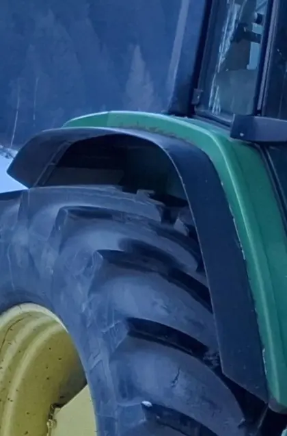 Kotflügelverbreiterung John Deere 6510/6610/6810/6910
