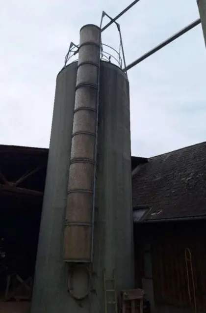 Polyestersilo