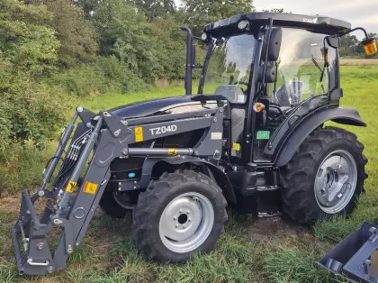 Traktor LOVOL M504 Pro 4-Zylinder Frontlader BlackEdition AB LOVOL M504 Pro
