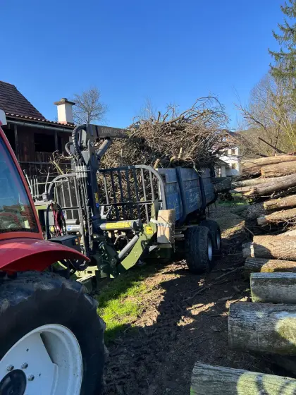 Rückewagen Farma T7 mit C5.1 Kran