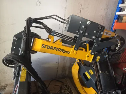 Uniforest Scorpion Pro 3 Rückezange mit Funk Hilfswinde