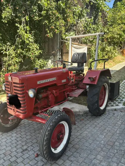 IHC McCormick D-215