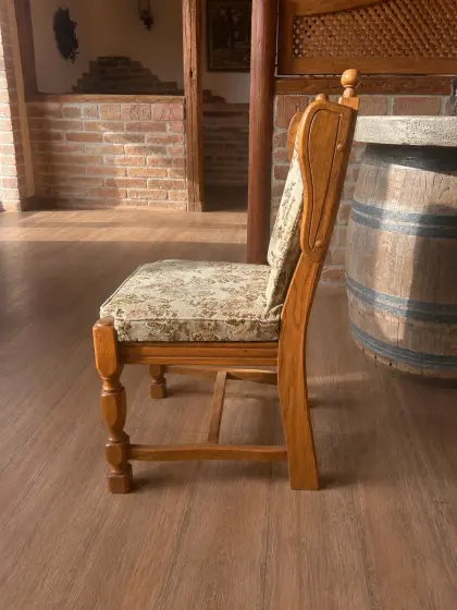 Massiver Eiche-Esstisch, 4 Vollholz-Stühle, Landhausstil