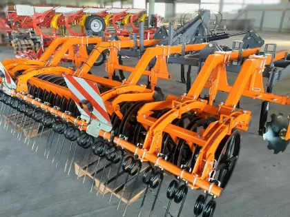4 m Schwergrubber bis 30 cm Tiefe, MwSt. ausweisbar