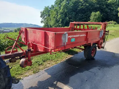 Pöttinger Miststreuer 2200 L