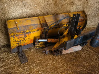 Schneeschild für Traktor, hydr. schwenkbar