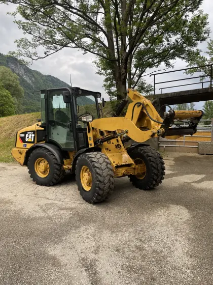 CAT 906 H