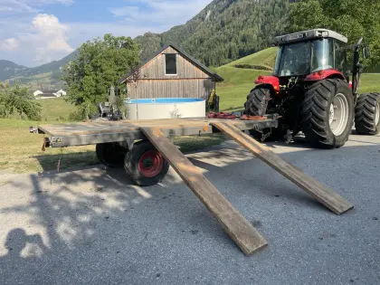 Anhänger/Tieflader